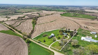 2227 Locust Ave, Guthrie Center, IA 50115