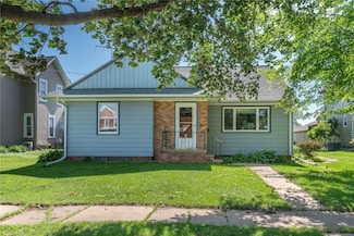 410 State St, Dysart, IA 52224