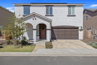 3206 E Seeger Ave, Visalia, CA 93292
