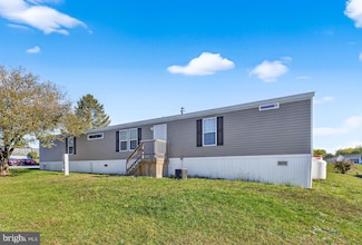 48 Dallas Dr, Grantville, PA 17028