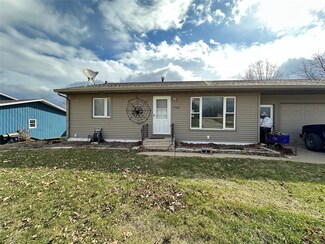 1706 S 6th St, Marshalltown, IA 50158