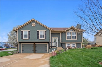1908 Arapahoe Ct, Greenwood, MO 64034