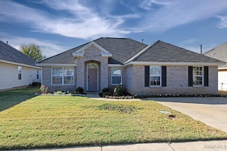606 Linden Ln, Prattville, AL 36066