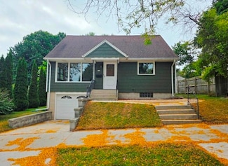 913 Broadway Ave, Sheboygan, WI 53081