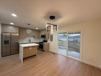 410 Healy Ave, Romeoville, IL 60446