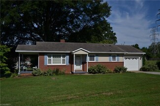616 Willowbrook Ln, Winston Salem, NC 27104