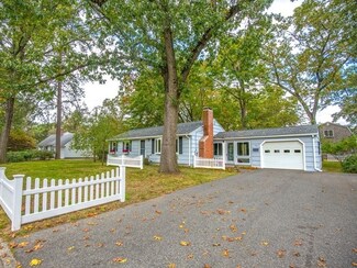 220 Wolf Swamp Rd, Longmeadow, MA 01106