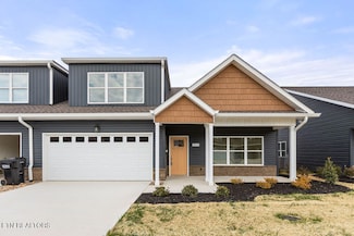7318 Whisper Ln, Powell, TN 37849