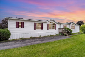 6364 Murphy Dr, Victor, NY 14564