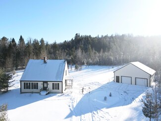 1347 Roaring Brook Rd, Barton, VT 05839