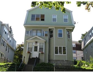 49 Sterling St, Worcester, MA 01610