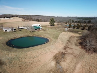 41 Bowed Tree, Stonefort, IL 62987