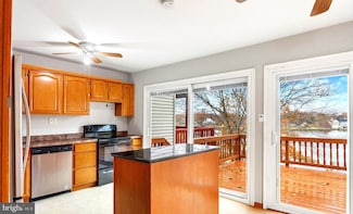 889 New London Harbour, Pasadena, MD 21122