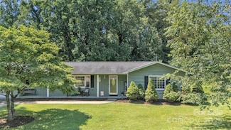 116 Eastwood Park Dr SE, Lenoir, NC 28645