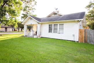 103 Birch St, Wallis, TX 77485