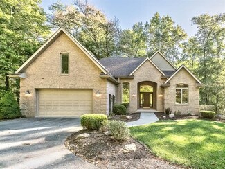153 Pembrooke Ln, Butler, PA 16002
