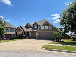 2613 W Van Buren Ct, Broken Arrow, OK 74011