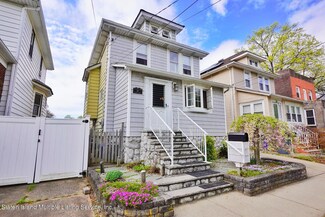 26 Heusden St, Staten Island, NY 10303