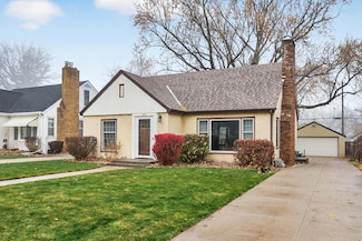 911 Montana Ave W, Saint Paul, MN 55117