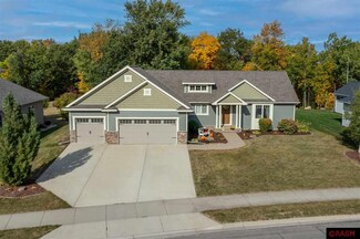 39 Newcastle Ct, North Mankato, MN 56003