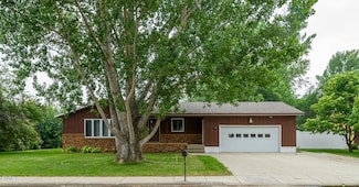 1713 1st St NE, Mandan, ND 58554