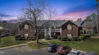 723 Renshaw Ct, Cary, NC 27518