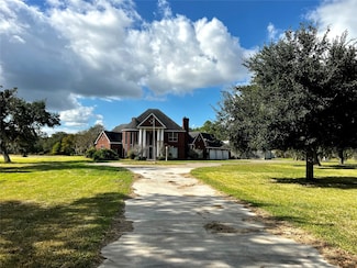 1616 Milian Cir, Sweeny, TX 77480