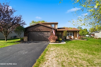 838 Longmeadow Ln, Findlay, OH 45840