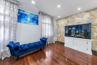 75-60 180th St, Flushing, NY 11366