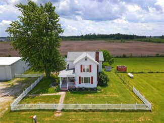 2048 County Road 52, Garrett, IN 46738