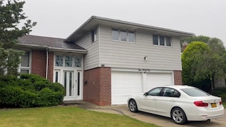 541 Woodbury Rd, Plainview, NY 11803