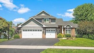 12358 Chesholm Ln, Eden Prairie, MN 55347