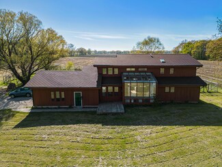 8676 Gray Rd, Baroda, MI 49101