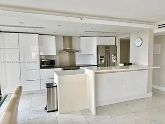 2555 Collins Ave Unit 812, Miami Beach, FL 33140