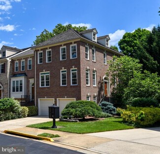3907 Barcroft Mews Ct, Falls Church, VA 22041