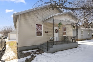 1042 W Commercial St, Springfield, MO 65803
