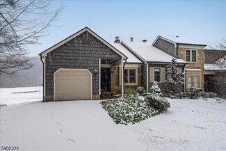 38 Goldfinch Dr, Hackettstown, NJ 07840