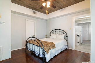 814 W Magnolia Ave, San Antonio, TX 78212