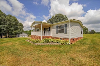 529 Wellhouse Dr, Walnut Cove, NC 27052