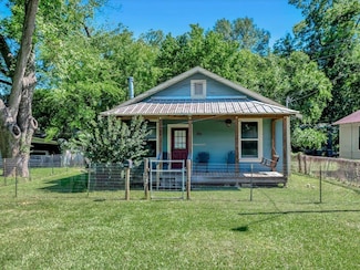 325 S Church Alley, Nacogdoches, TX 75961