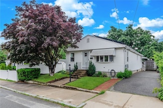 75 Columbus St, Providence, RI 02908