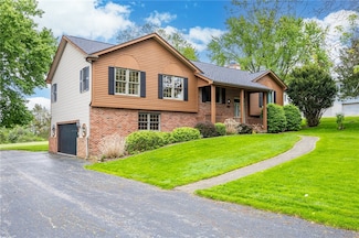 920 Middle Rd, Rush, NY 14543