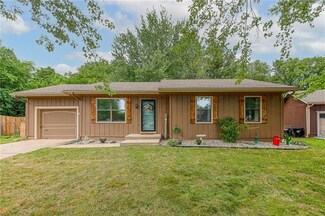 1515 Maple Ln, Pleasant Hill, MO 64080