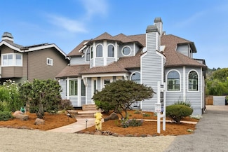 71 Alameda Ave, Half Moon Bay, CA 94019