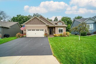 1422 Pinehurst Ct, Altoona, WI 54720