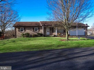 68 Obsidian Dr, Chambersburg, PA 17202