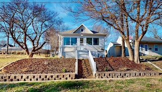 222 E Broadway St, Colfax, IA 50054