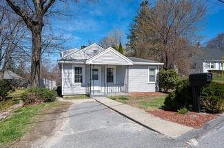 7 Alameda Rd, Worcester, MA 01604