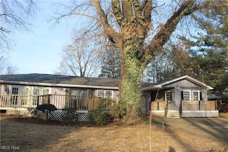 995 Joe Skinner Rd, Belpre, OH 45714