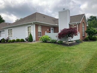 10 Stratford Green Dr Unit 3, Canfield, OH 44406